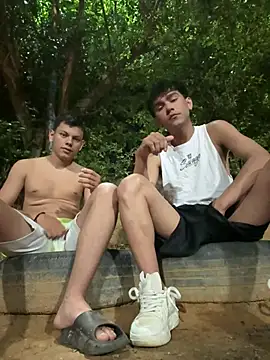 Snapshot of Latin_boys79 chatting on February 26, 5:40 am Latin boys79 online show from February 26, 5:40 am