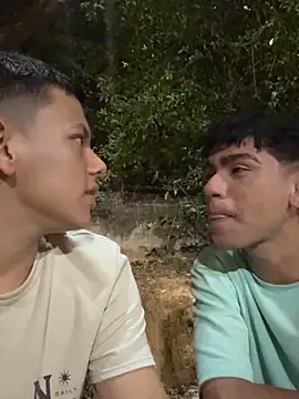 Snapshot of Latin_boys79 chatting on February 19, 4:20 am Latin boys79 online show from February 19, 4:20 am