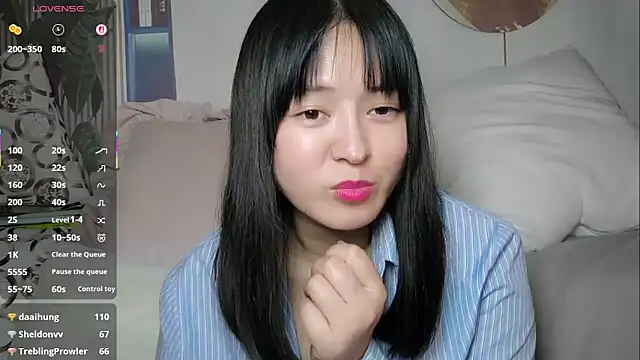 Snapshot of Cheri99 chatting on December 17, 2:16 am Cheri99 online show from December 17, 2:16 am