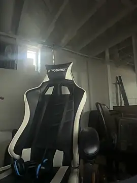 DkAuxier1 online show from December 15, 6:58 pm