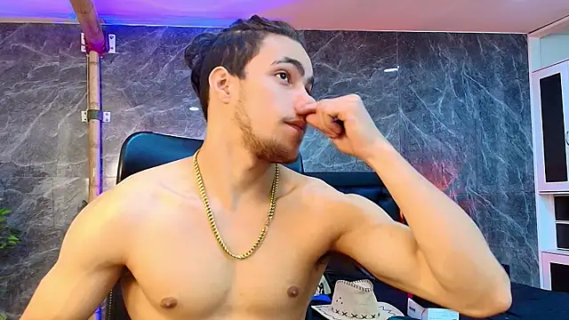 PatrickS25 online show from December 5, 4:11 am