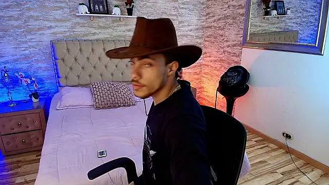 Snapshot of PatrickS25 chatting on February 13, 4:56 am PatrickS25 online show from February 13, 4:56 am