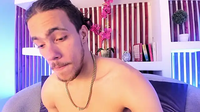 Snapshot of PatrickS25 chatting on February 17, 5:38 am PatrickS25 online show from February 17, 5:38 am