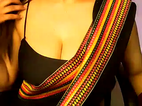naughty-prachi online show from May 13, 12:45 pm