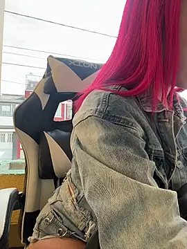 Scarlett firee online show from December 19, 5:04 pm