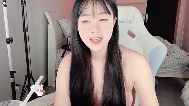 Snapshot of CCmakelong chatting on June 10, 5:19 am CCmakelong online show from June 10, 5:19 am