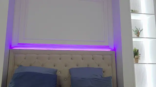 KaylaGraceful online show from December 21, 1:24 pm