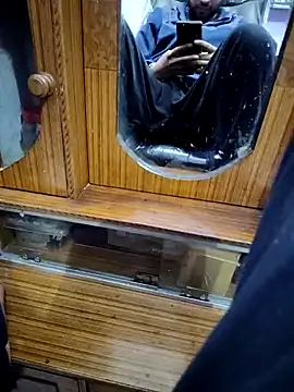 Snapshot of AlphaAura460 chatting on December 18, 7:57 am AlphaAura460 online show from December 18, 7:57 am