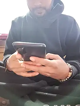 Snapshot of AlphaAura460 chatting on December 5, 2:43 am AlphaAura460 online show from December 5, 2:43 am