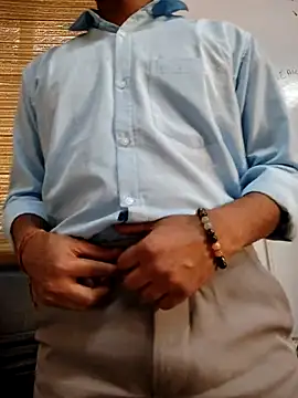 Snapshot of AlphaAura460 chatting on March 3, 8:43 am AlphaAura460 online show from March 3, 8:43 am