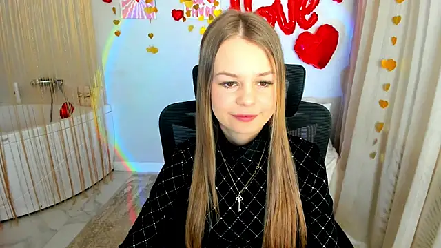 MidnighteAura online show from February 6, 7:32 pm