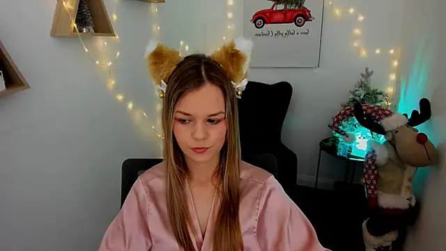 MidnighteAura online show from December 18, 6:23 pm