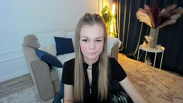 Snapshot of MidnighteAura chatting on July 16, 7:33 pm MidnighteAura online show from July 16, 7:33 pm