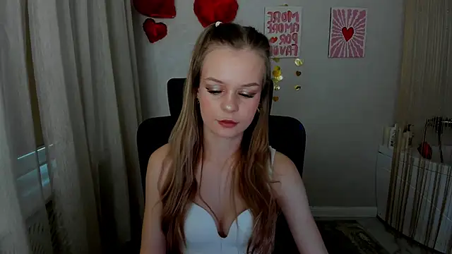 MidnighteAura online show from February 22, 11:45 am