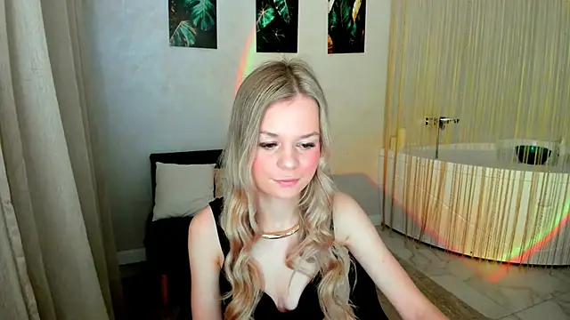 MidnighteAura online show from April 25, 3:42 am
