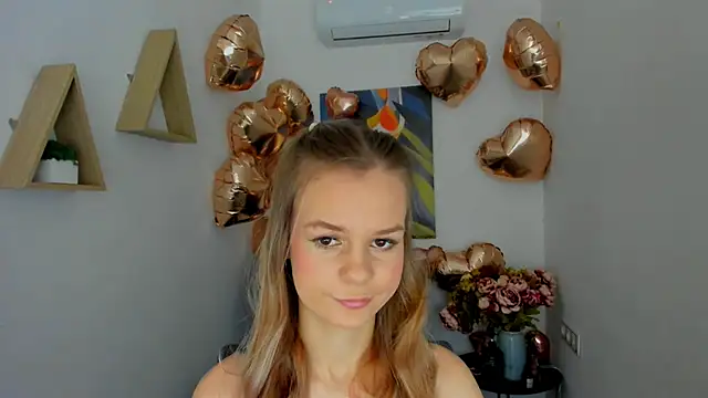 MidnighteAura online show from February 12, 11:21 am