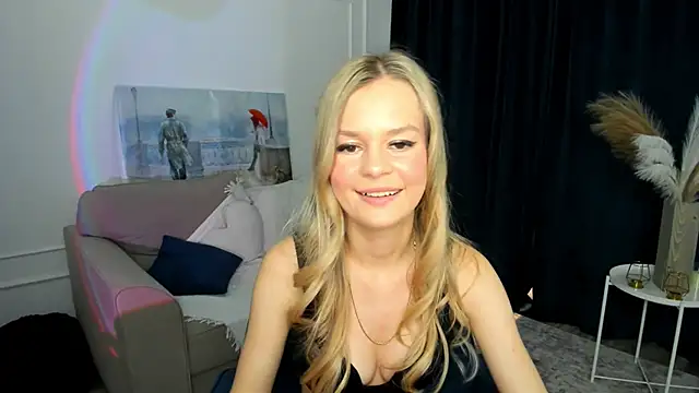MidnighteAura online show from May 29, 11:27 am