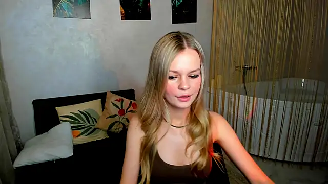 Snapshot of MidnighteAura chatting on July 4, 7:29 pm MidnighteAura online show from July 4, 7:29 pm
