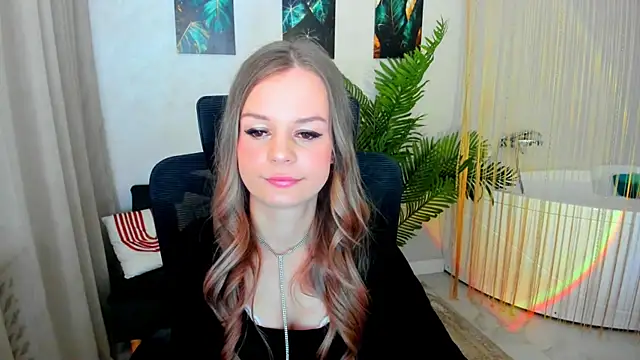 MidnighteAura online show from April 8, 7:48 pm