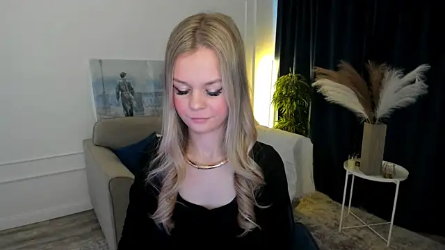 MidnighteAura online show from April 21, 3:57 am