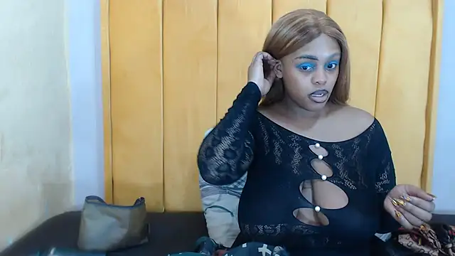 Snapshot of SexyHarleyBlack chatting on July 5, 12:56 pm SexyHarleyBlack online show from July 5, 12:56 pm