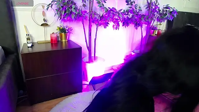 RavenFoxxy online show from April 9, 5:20 am