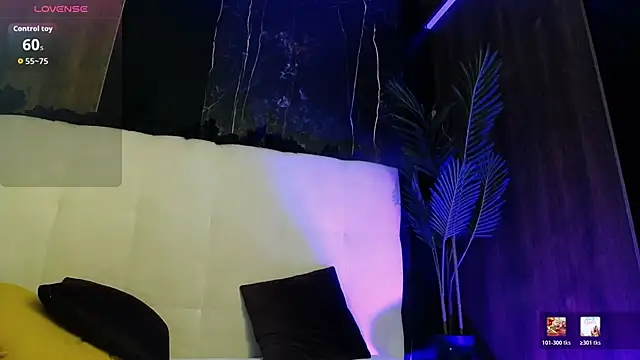 RavenFoxxy online show from May 2, 5:23 am