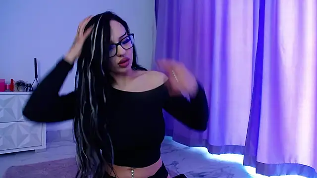 Snapshot of RavenFoxxy chatting on June 15, 6:46 am RavenFoxxy online show from June 15, 6:46 am
