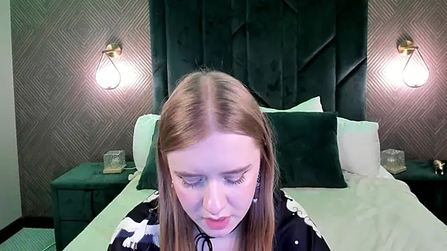 Victori Fox online show from December 5, 4:11 am