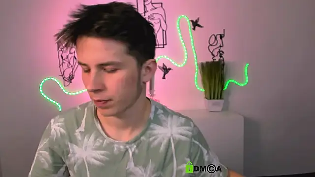 leo valor online show from December 17, 7:30 pm