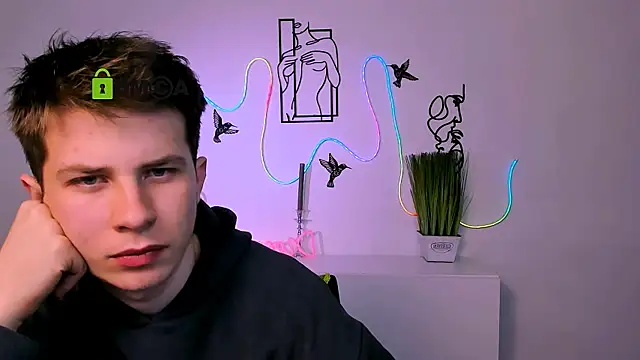 leo valor online show from December 21, 7:10 am