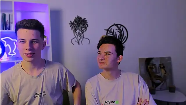 leo valor online show from February 15, 7:35 pm