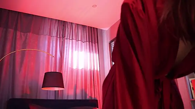 Snapshot of Roxa_Lana chatting on June 10, 2:51 pm Roxa Lana online show from June 10, 2:51 pm