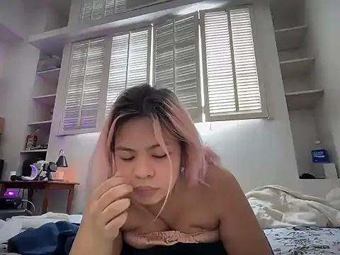 Snapshot of Tina_Slick chatting on May 25, 5:07 am Tina Slick online show from May 25, 5:07 am