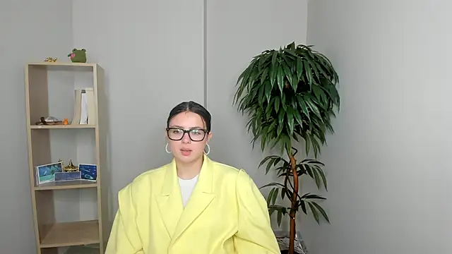 Snapshot of RonnieSparlin chatting on December 2, 11:45 am RonnieSparlin online show from December 2, 11:45 am