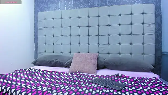 Messy Karol  online show from December 16, 1:59 pm