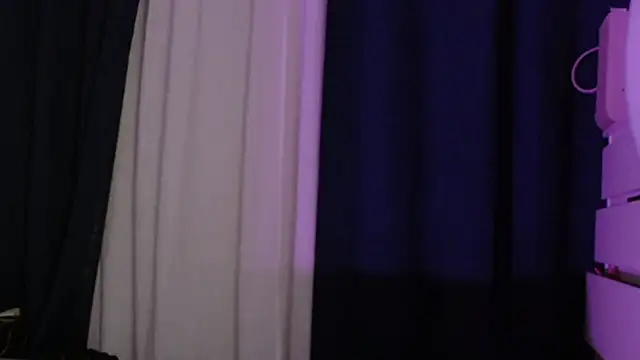 LucyRayy online show from February 10, 8:30 pm