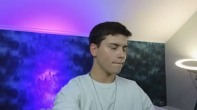 Olie Sparkle online show from December 18, 11:30 pm