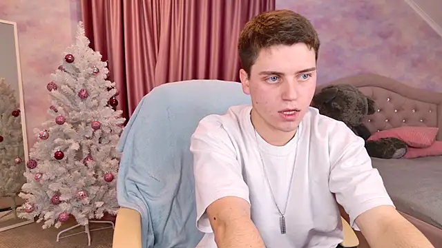 Olie Sparkle online show from December 5, 1:27 am