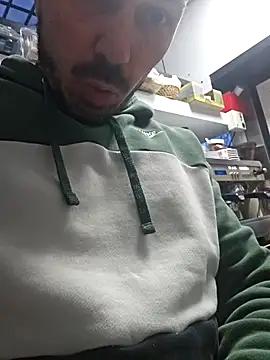 Snapshot of kunzpl chatting on December 1, 3:46 pm kunzpl online show from December 1, 3:46 pm