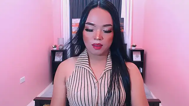 Fantacyloverr online show from March 6, 8:26 pm