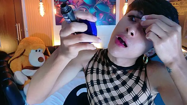 StormLuxX online show from April 12, 1:47 pm