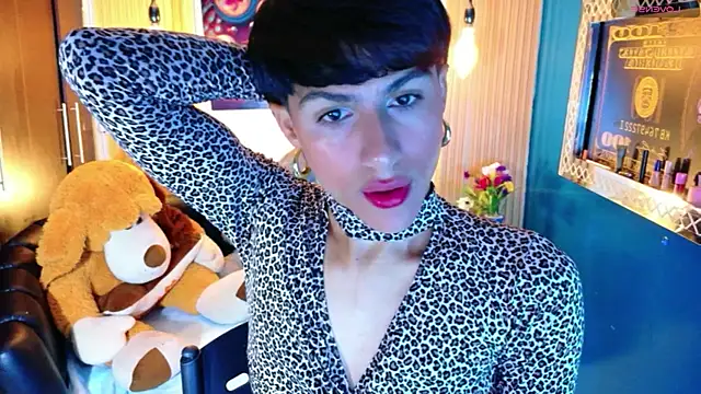 Snapshot of StormLuxX chatting on April 20, 1:24 pm StormLuxX online show from April 20, 1:24 pm
