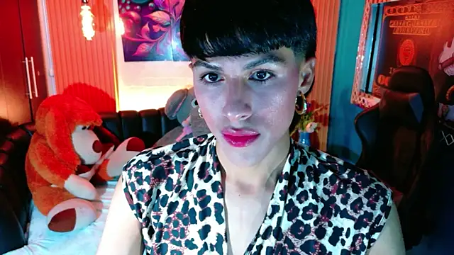 Snapshot of StormLuxX chatting on May 3, 2:49 am StormLuxX online show from May 3, 2:49 am