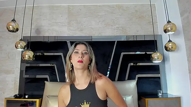 JulietaWales online show from December 18, 11:47 am