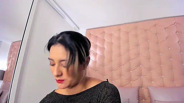 JulietaWales online show from February 20, 11:45 am