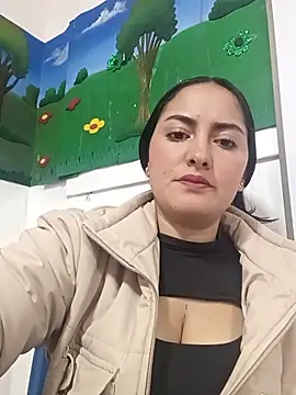 Snapshot of MisNicol chatting on February 5, 2:46 pm MisNicol online show from February 5, 2:46 pm