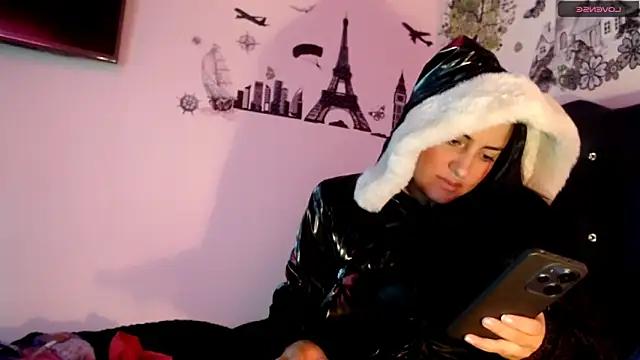 MisNicol online show from January 17, 1:04 pm