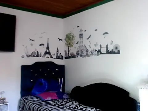 MisNicol online show from December 17, 12:54 pm