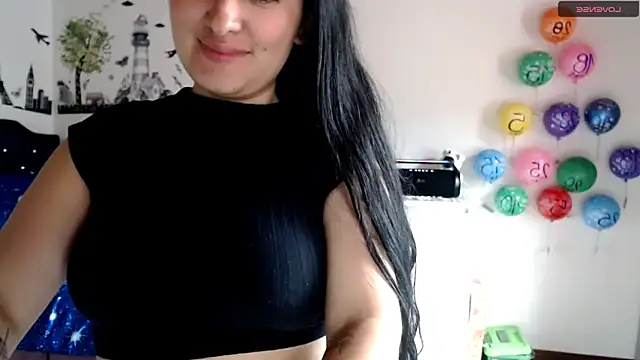 MisNicol online show from December 18, 6:01 pm